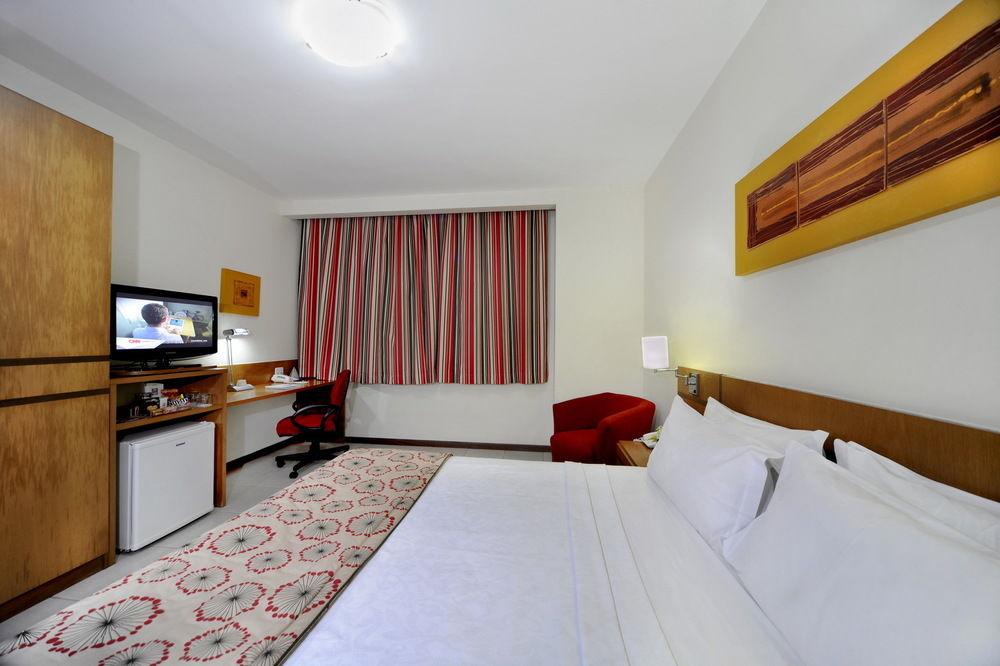 Vitoria Praia Hotel Екстер'єр фото