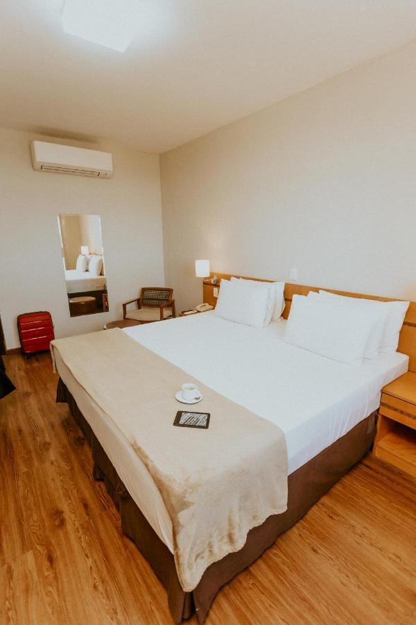Vitoria Praia Hotel Екстер'єр фото