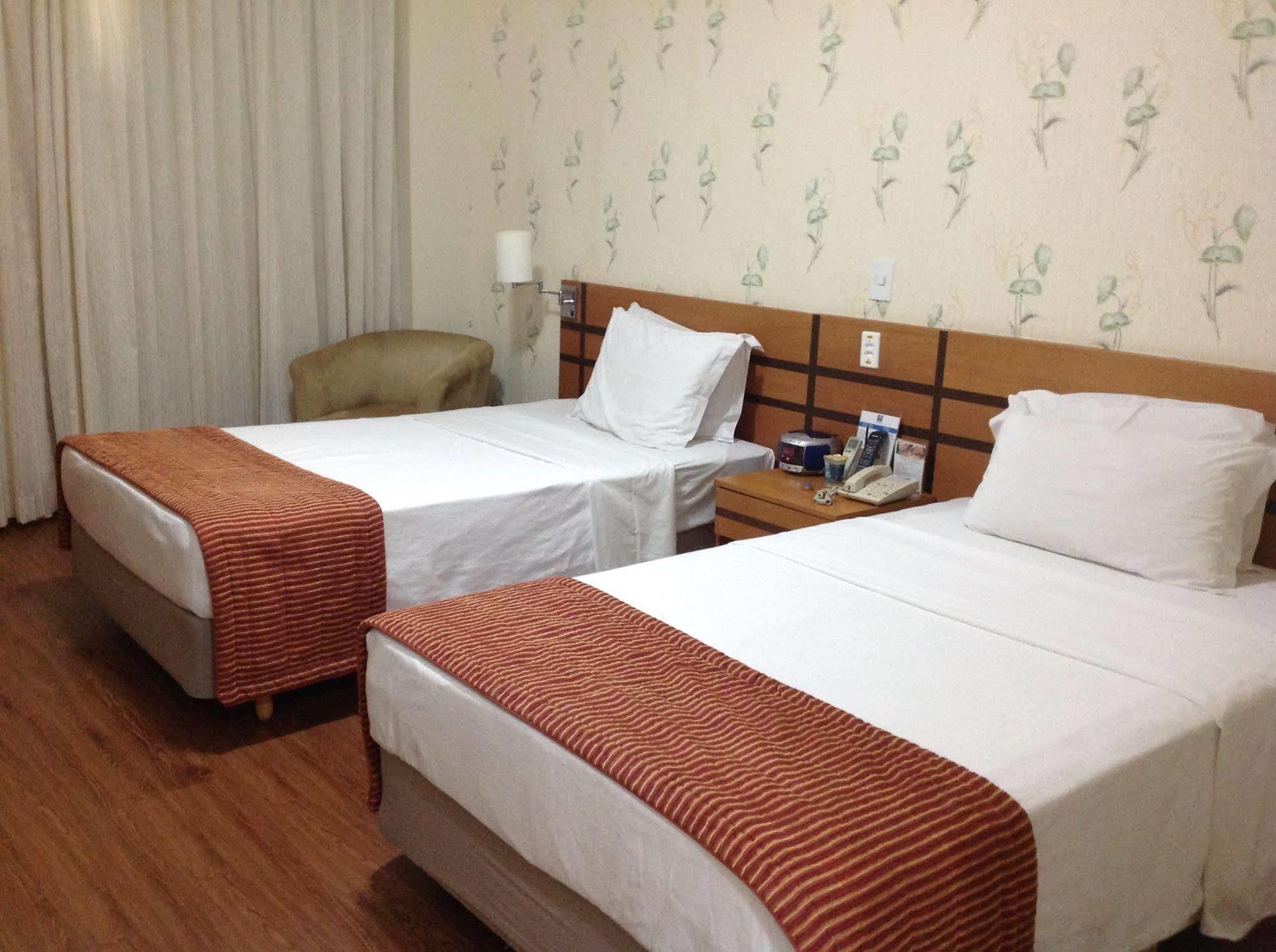 Vitoria Praia Hotel Екстер'єр фото