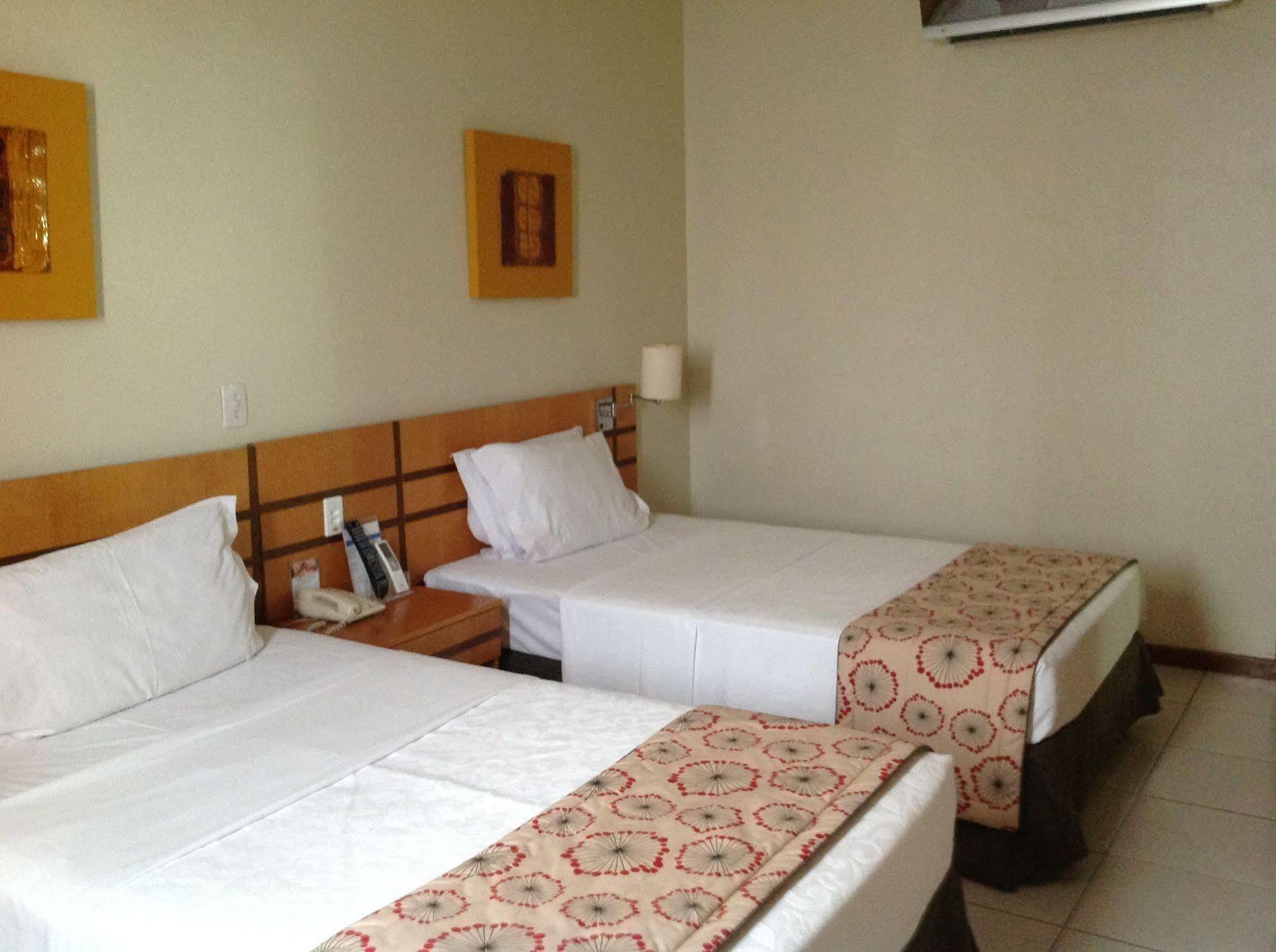 Vitoria Praia Hotel Екстер'єр фото